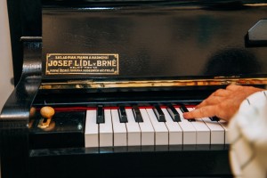 ruka korzo                                                 
